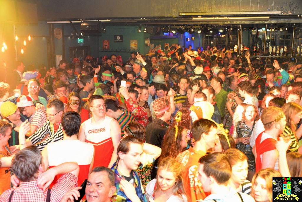 ../Images/Carnavals vrijdagavond in VdG 204.jpg